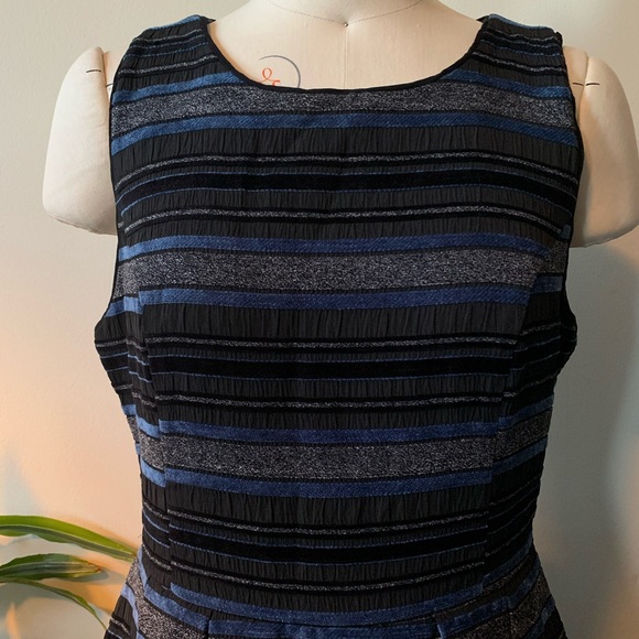 NWOT Forever 21 pleated velvet striped dress - Picture 4 of 6